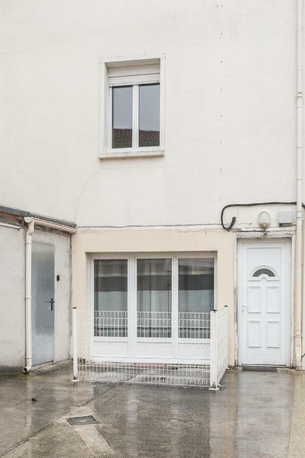 Le Saint-Joseph Apartment ชาลงส์-อ็อง-ชองปาญ ภายนอก รูปภาพ